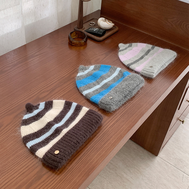 Милая полосатая шапка-бини с з – обзор и цена Beanie Cuffed Knit